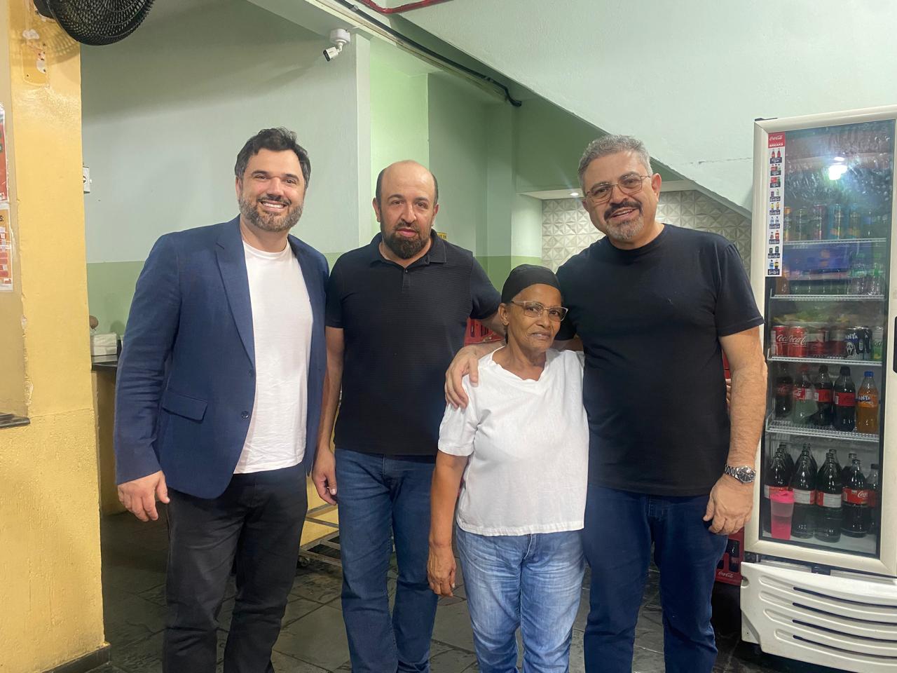 Encontro da Informa Contábil com a equipe do restaurante Dona Faustina, na Avenida Raja Gabaglia, em Belo Horizonte