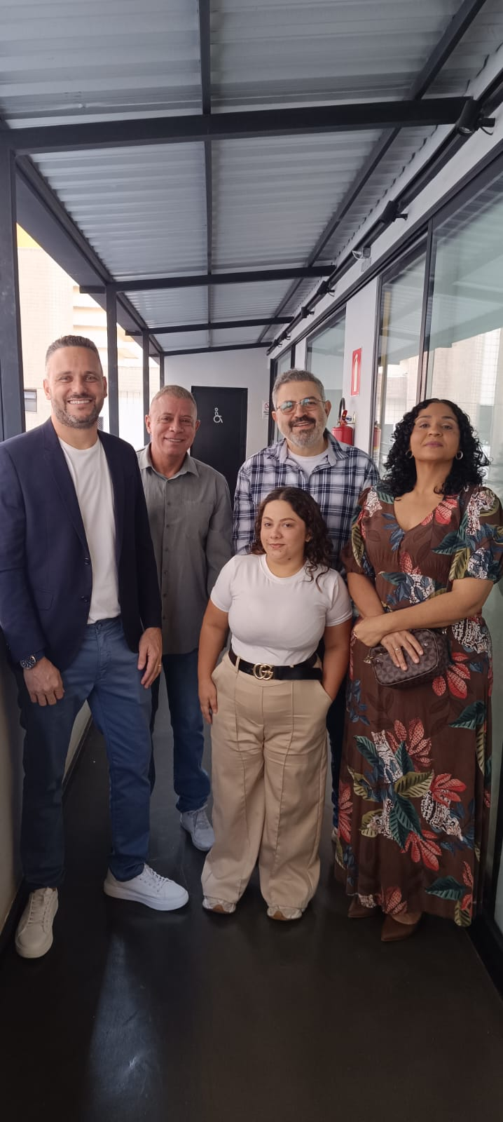 Equipe da Informa Contábil reunida com Tairone, da TEC Consultoria Tributária, após o curso sobre Reforma Tributária