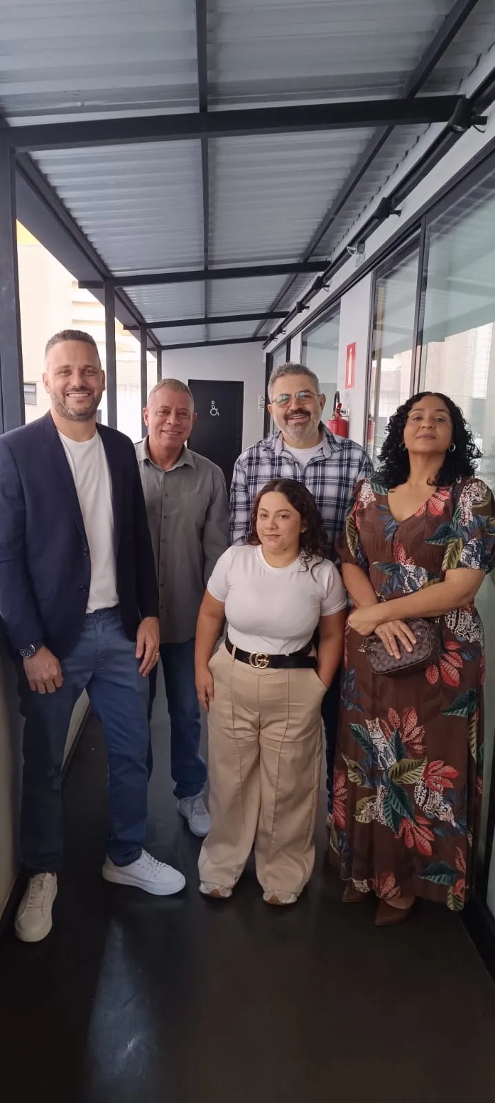 Equipe da Informa Contábil com Tairone, da TEC Consultoria Tributária, depois do curso de Reforma Tributária